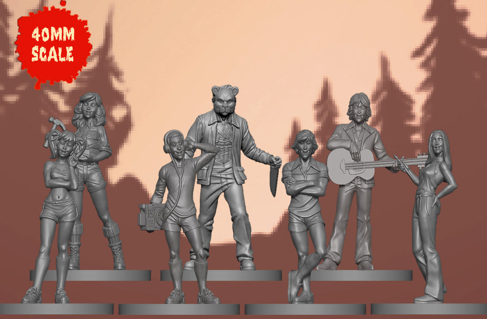 Oficjalna grafika Trick or Treat Studios pokazująca figurki Camp Grizzly na leśnej planszy.